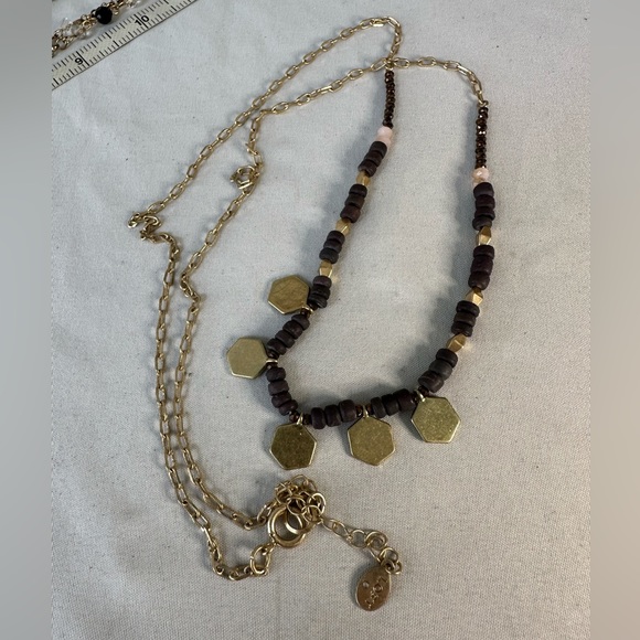 Group of three goldtone neutral style necklaces LOFT and vintage - Picture 5 of 8